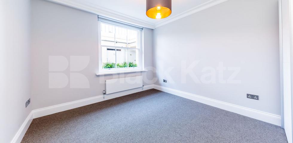 			STUNNING APARTMENT NEAR REGENTS PARK!, 1 Bedroom, 1 bath, 1 reception Flat			 Clarence Terrace, REGENTS PARK-MARYLEBONE